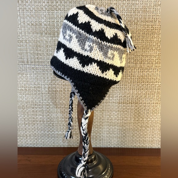 🌟HP🌟Himalayan Trapper Hat 100% Wool Black/ Ivory Handcraft Collection D&Y Nepal - Picture 2 of 8